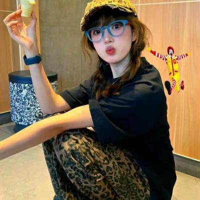 垃圾箱里的婴儿