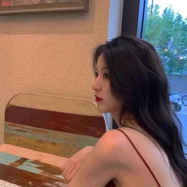 姐姐对我来说是女人